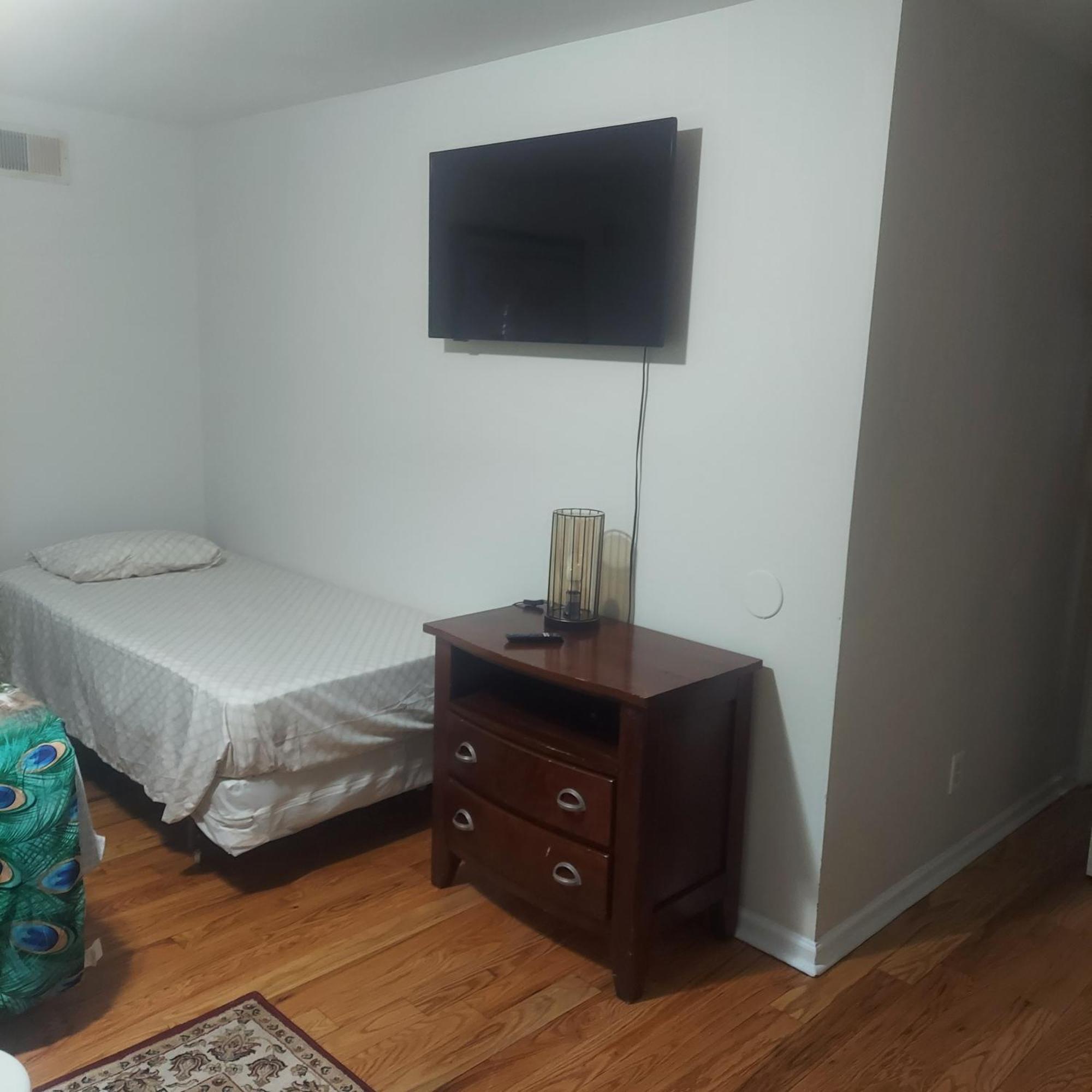 Cosy Bedroom 12Mins To Airport Prudential Njit Umdj Penn Station Newark Exterior foto